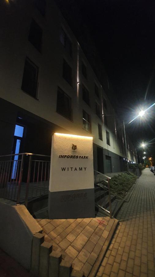 Apartment In City Center Przemyśl Esterno foto